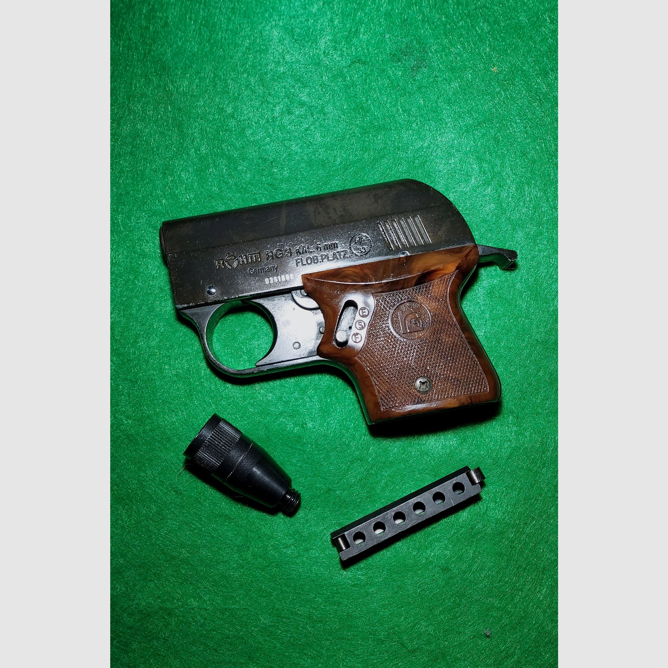 Pistolet d'alarme Röhm RG 3 calibre 6 mm Flobert (PTB 33)
