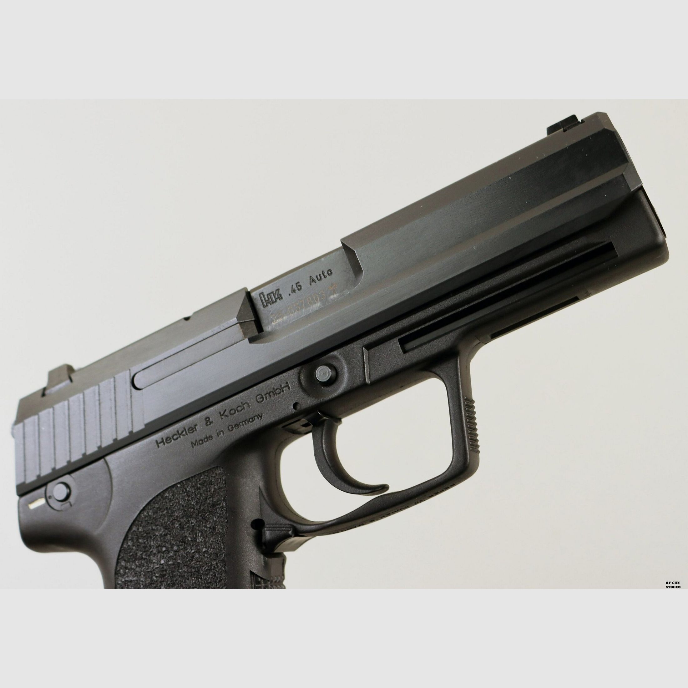 Pistola Heckler & Koch mod. USP cal. 45 ACP nº de serie 25-037803, imagen 7 de 11