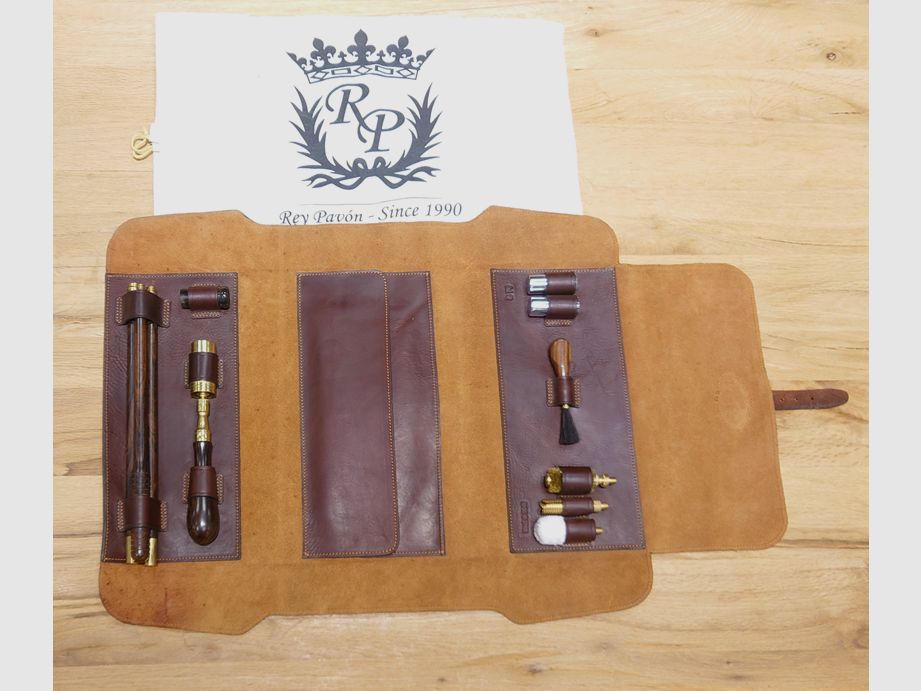 Rey Pavón Flinten Putzset Kal. 12 in Ledertasche.