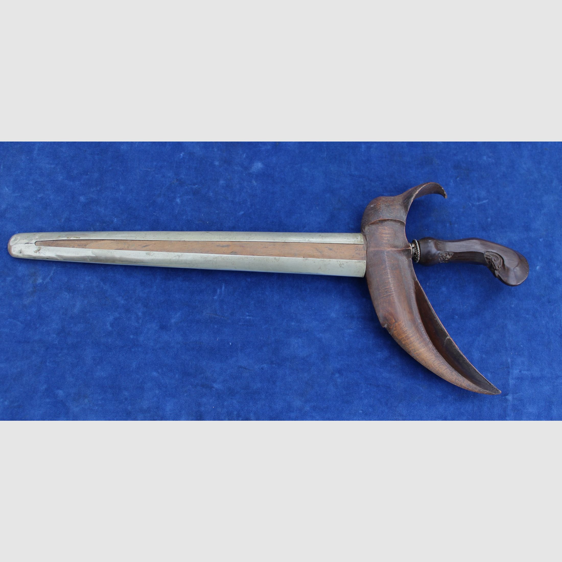 Beautiful old Javanese kris, image 2 of 15