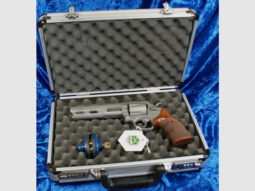 Smith & Wesson 686 Competitor Perf. Center