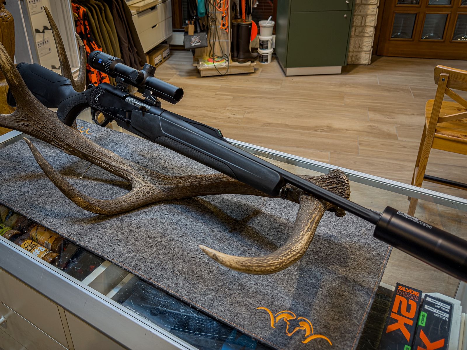 Browning BAR 4X mit Zeiss V6 1-6X24 und Hausken JD184 MK II