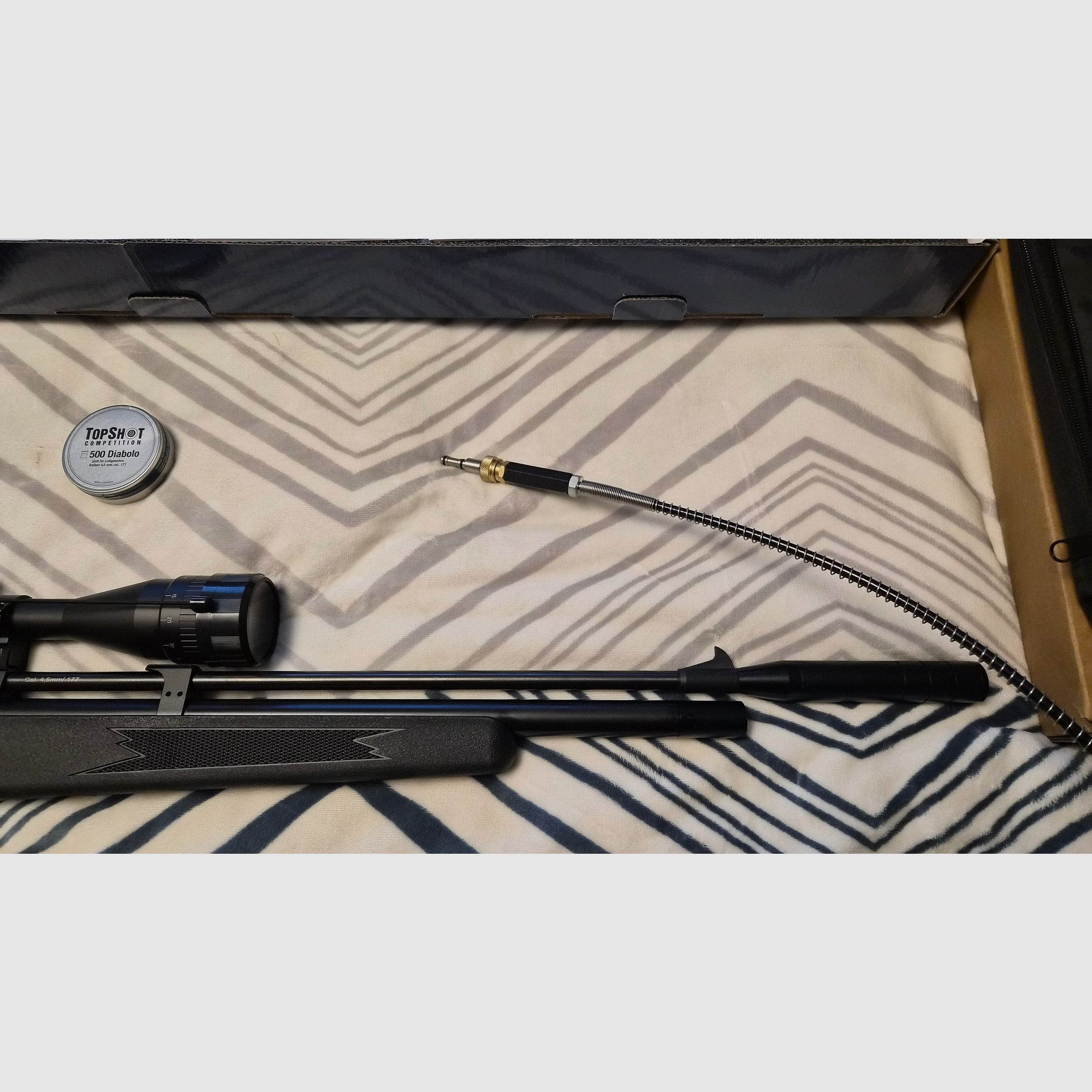 DIANA Stormrider Kaliber 4.5 mit Zielfernrohr und Pressluftpumpe