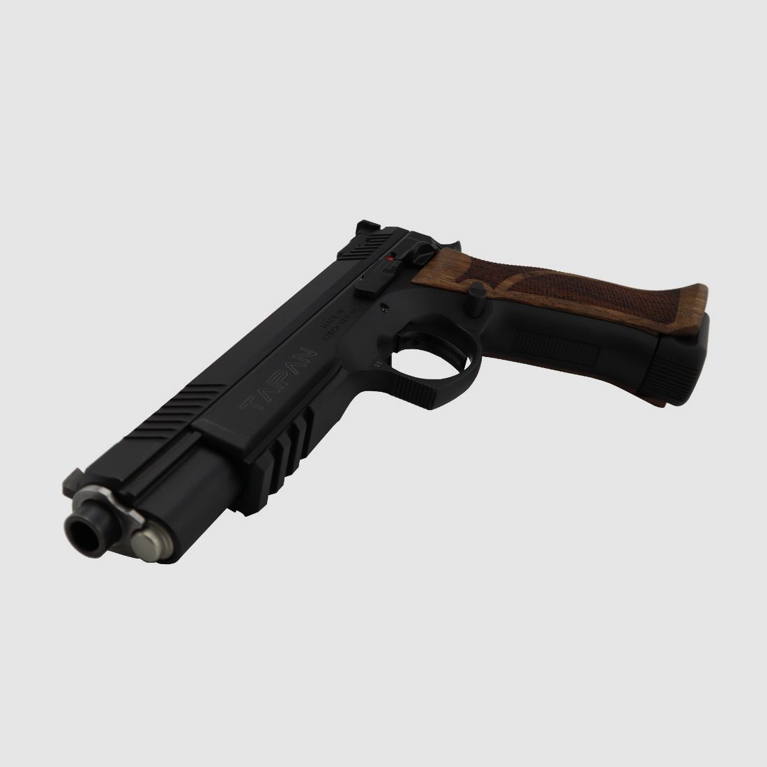 Pro Tuning CZ 75 Taipan Sport pistola de deporte de 6 pulgadas con empuñadura de nogal