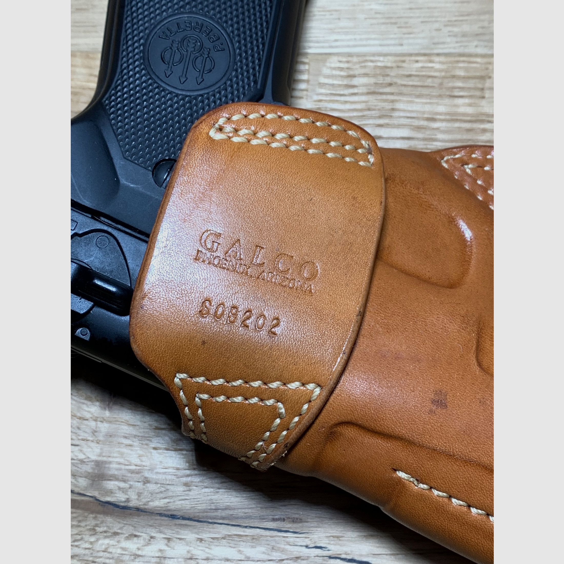 Galco S.O.B. leren holster geschikt voor de Beretta Mod. 92 /92F, ZONDER pistool