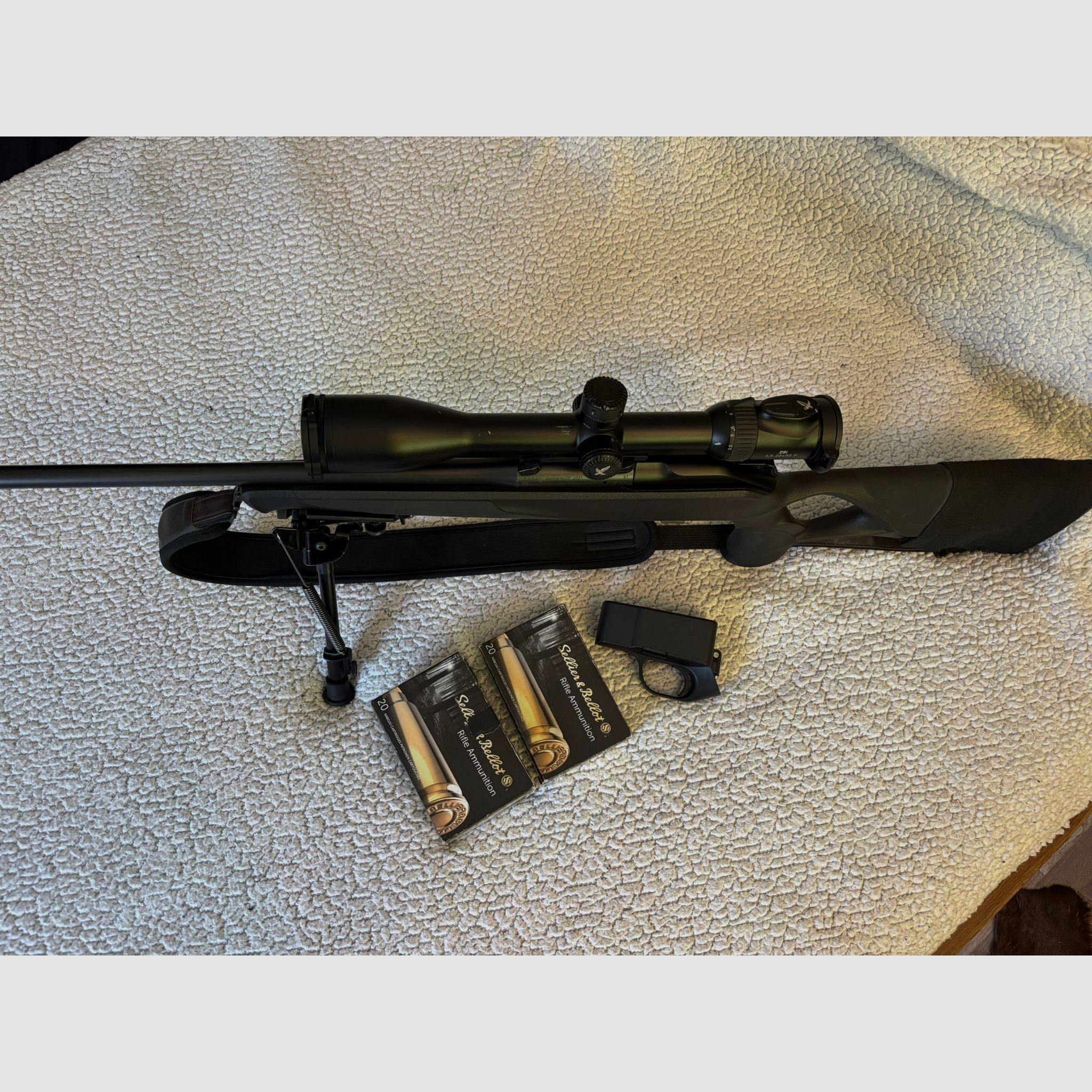 Blaser R8 270 Win. Bez celownika, ale z akcesoriami