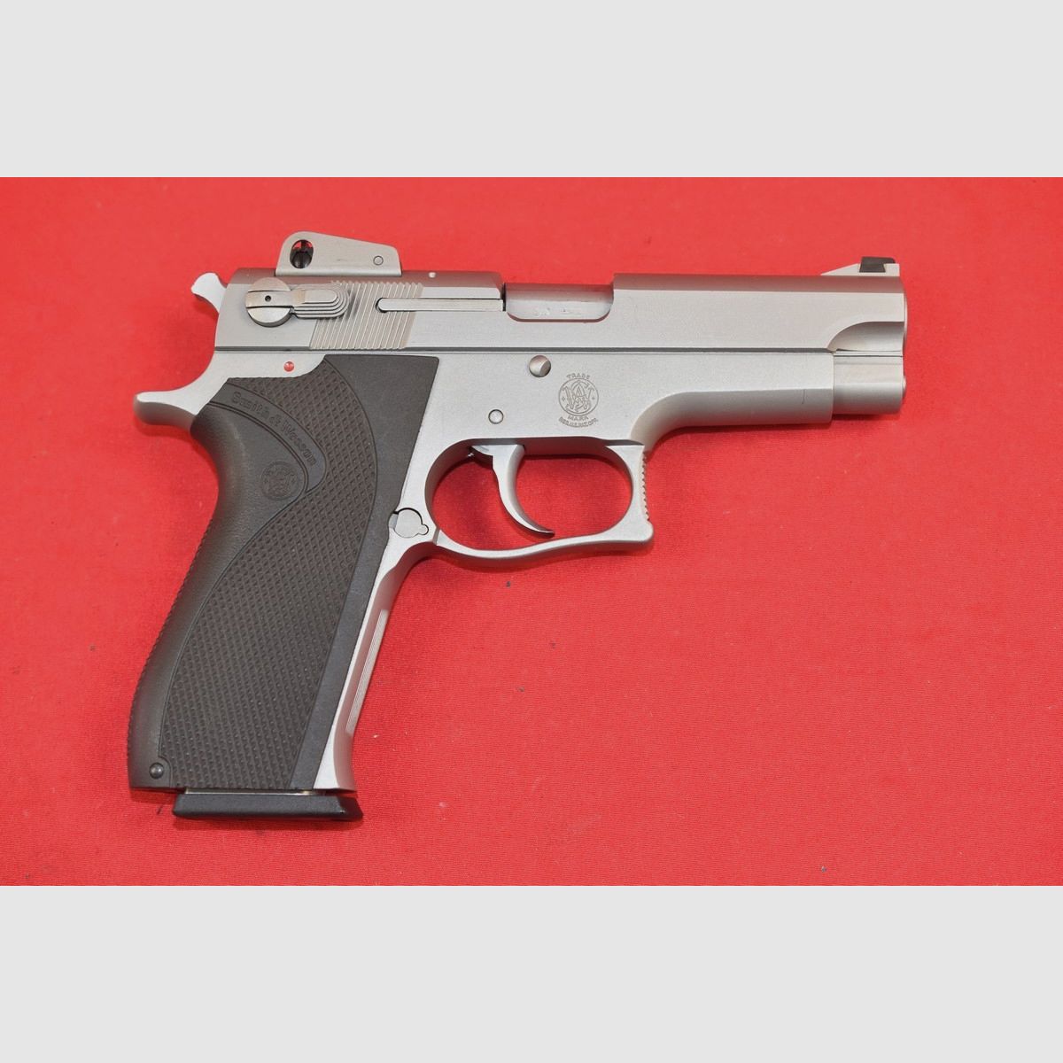 #8357 PISTOLET SMITH & WESSON 3906, cal. 9x19, image 2 sur 18