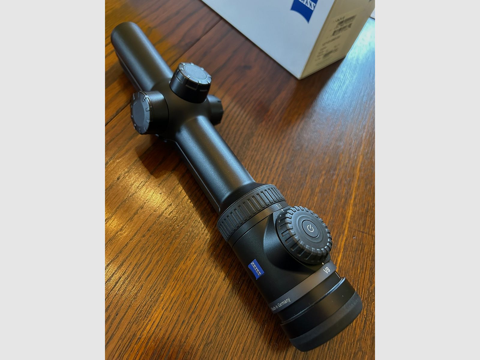 Zeiss V8 1.1 - 8 x 24 with rail, no Swarovski or Leica