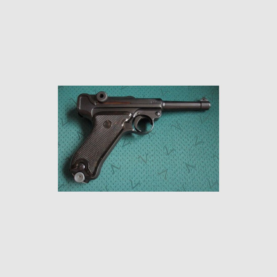Pistolet 08 Volkspolizei Vopo z pieczęcią 08
