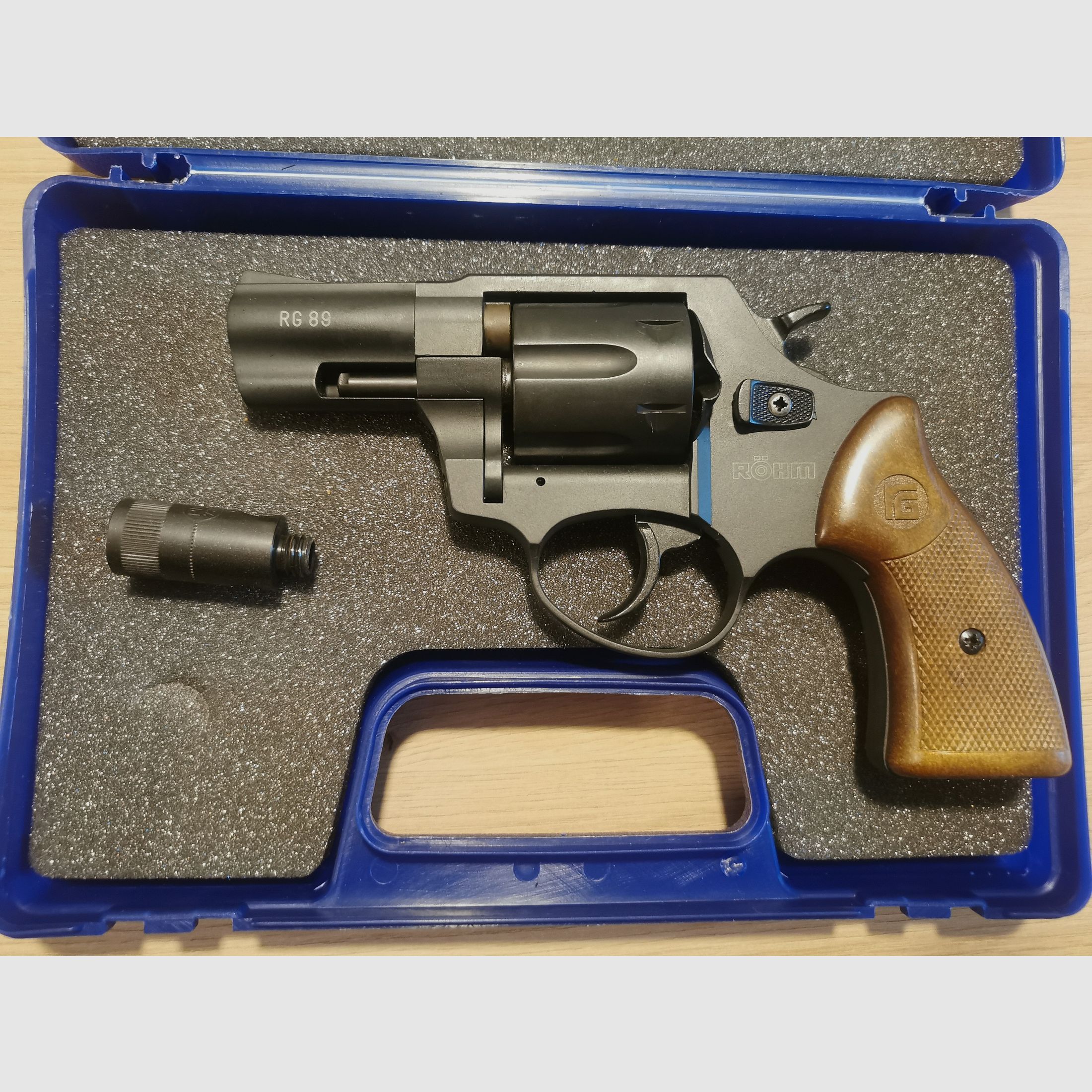 Röhm RG 89 mit Abschussbecher für Signalmunition 