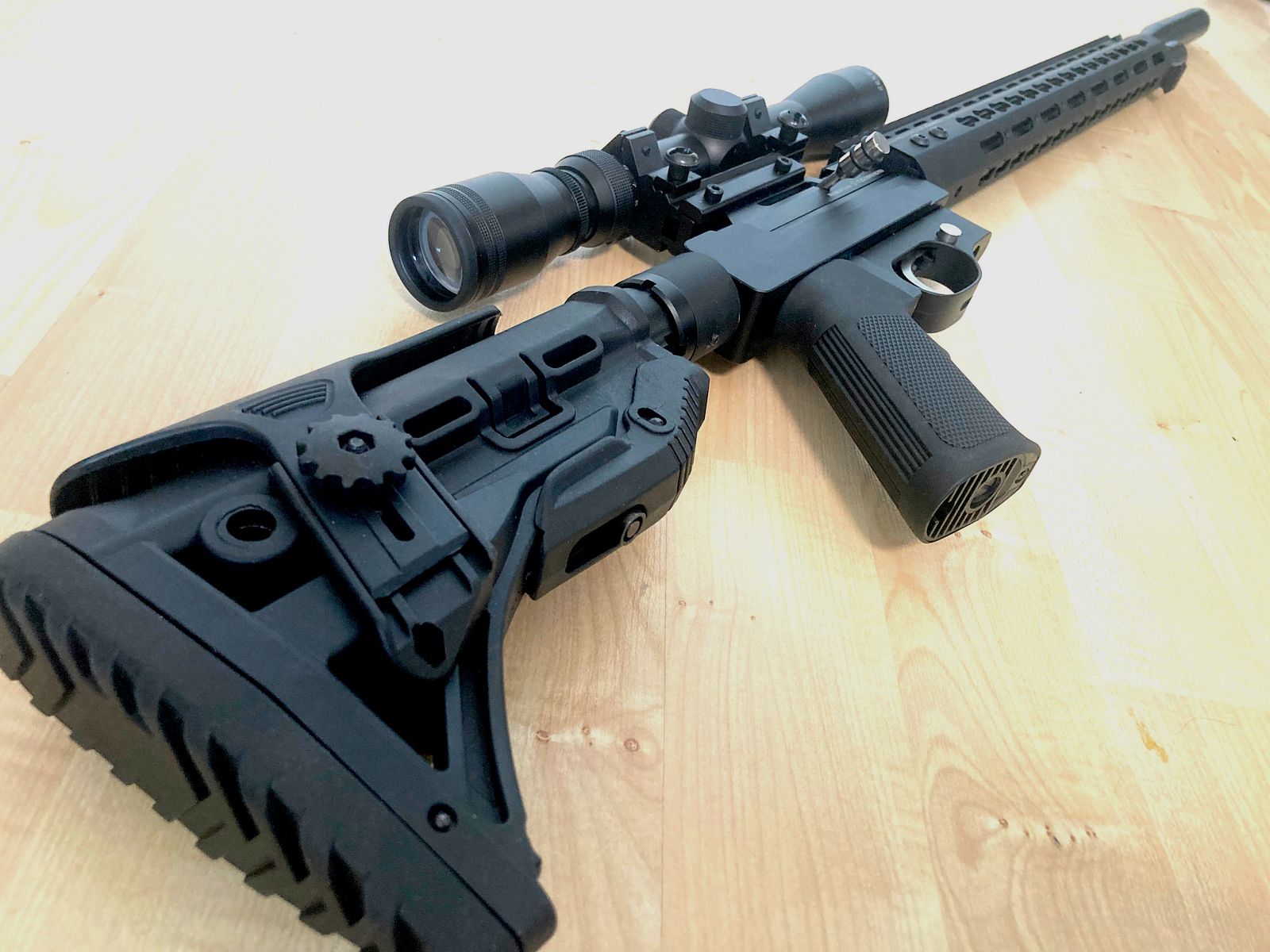 Carabine à air Diana Stormrider avec système de crosse aluminium AR15-Tactical et lunette 3-9x32, F libre dès 18 ans avec kit export 35J