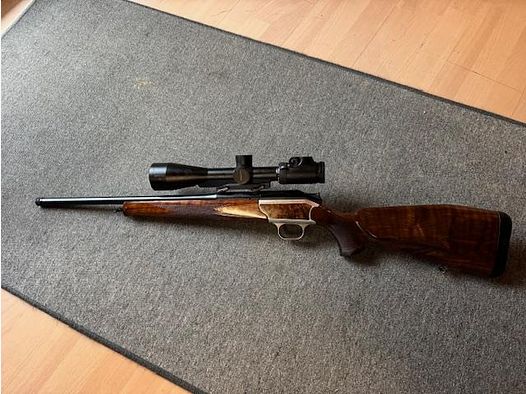 Blaser R93 9,3x62 con Nikon Monarch 2.5-10x50 LP montaggio in condizioni assolute da collezione, come nuovo