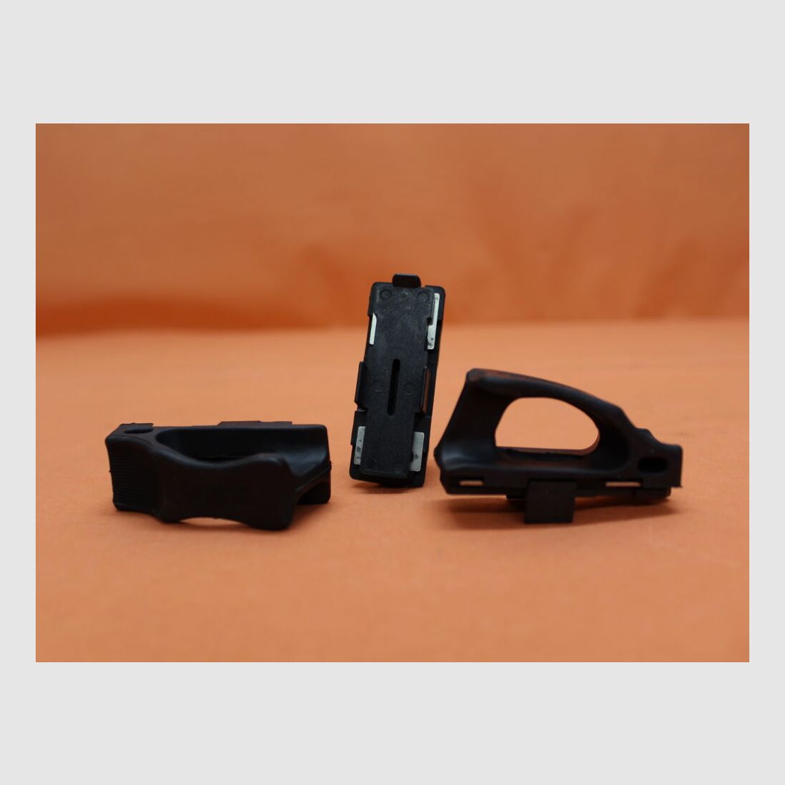 Magpul AR-15: Magpul Ranger Floorplate (MAG020-BLK) Magazinboden gummiert m. Griffschlaufe 3er-Pack
