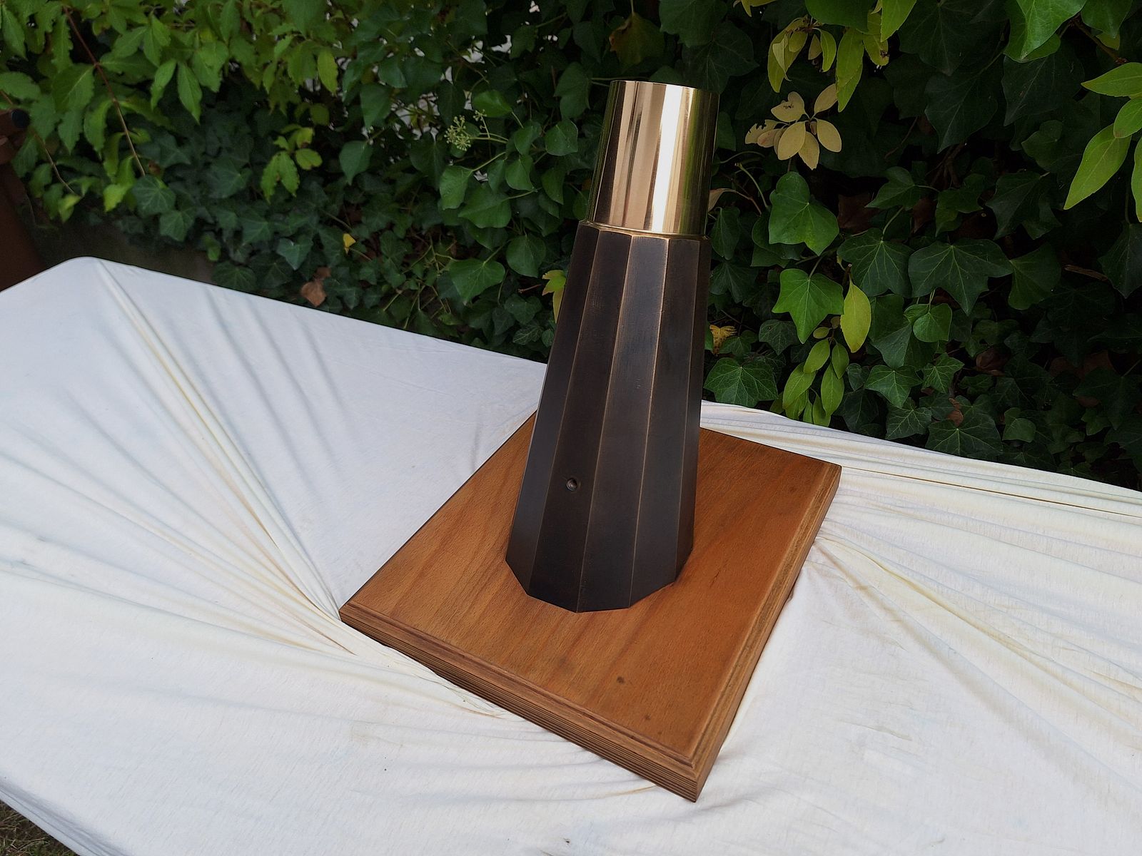 Fixed bronze mortar