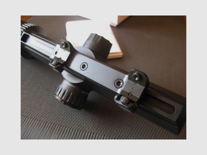 TOP ZEISS V6 1,1 - 6 x 24 M mit Absehen-60 und Original Blaser-Sattelmontage ! KEIN V8-Swarovski -Z6i-Z8i-LEICA-SAUER-MAUSER 