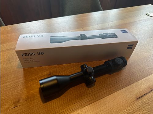 Zeiss V8 2.8-20x56 with rail LA 60
