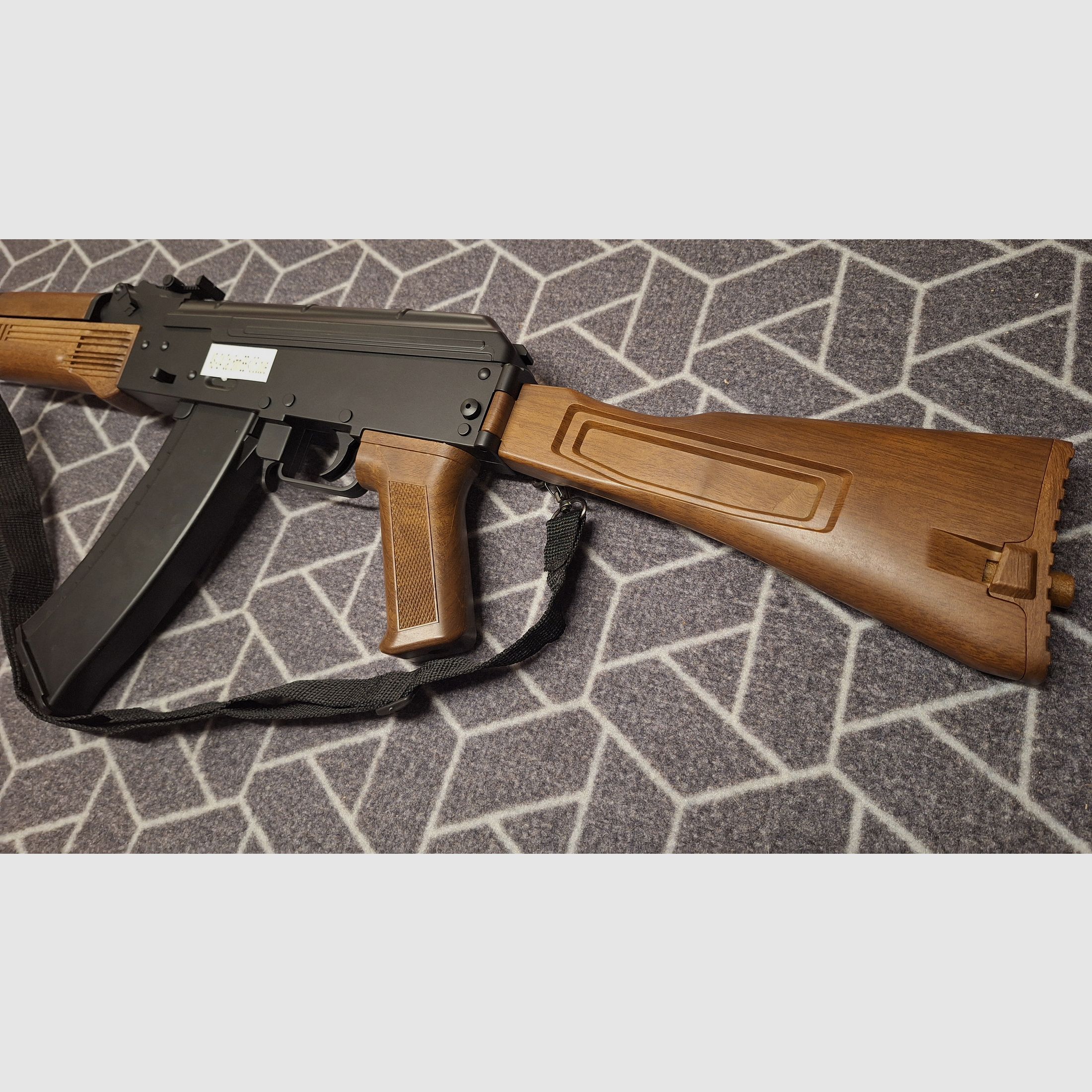 AK47 AK74 Kalashnikov Softair AEG mit Klappschaft-Neuwertig