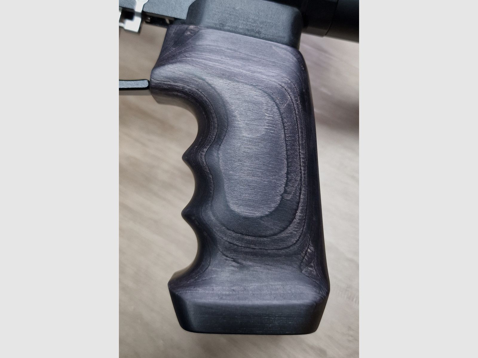 Schulterstütze und Griffe schwarz aus Holz für AEA Megalodon