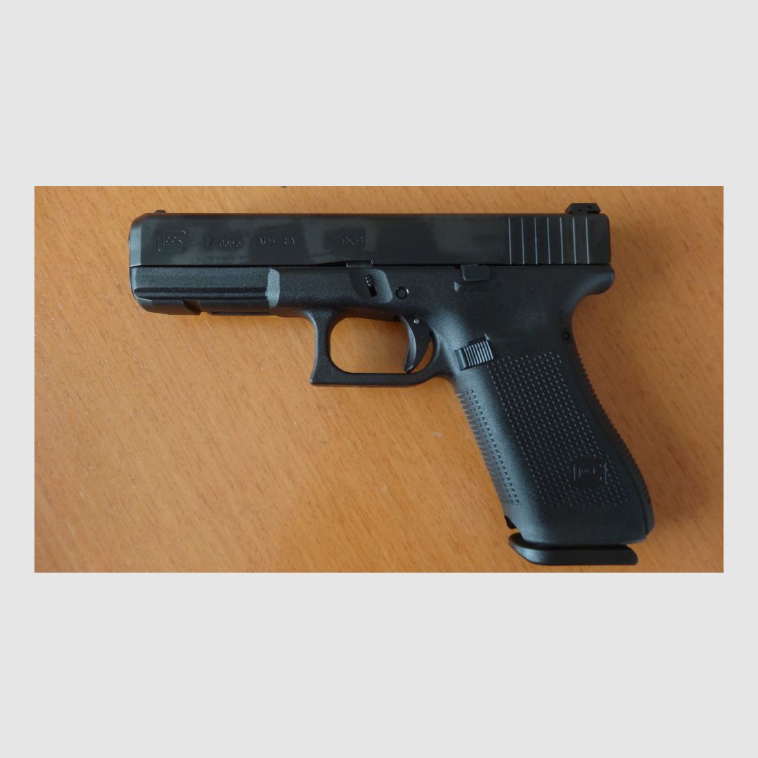 Glock Brandneu: Glock 17 Generation 5 - Cal. 9x19 mm