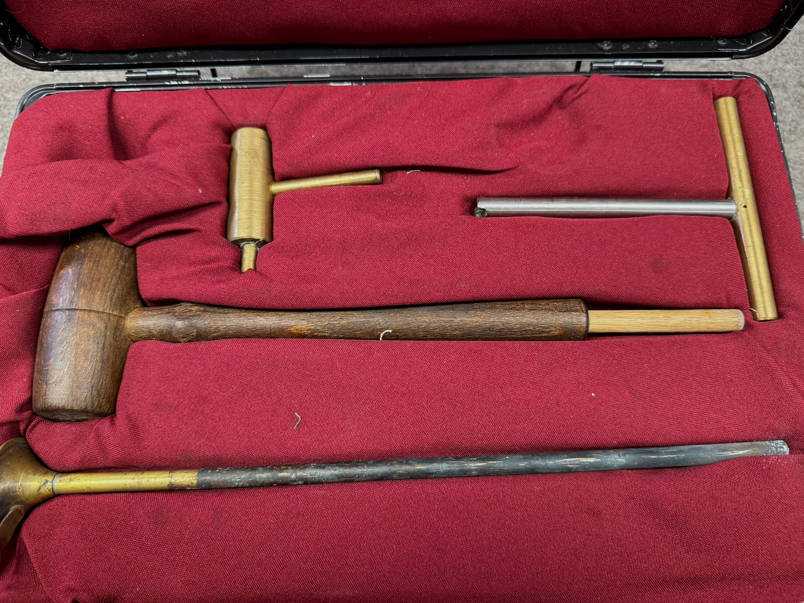   Konvolut für Vorderlader,  2 Pistolen und Zubehör 