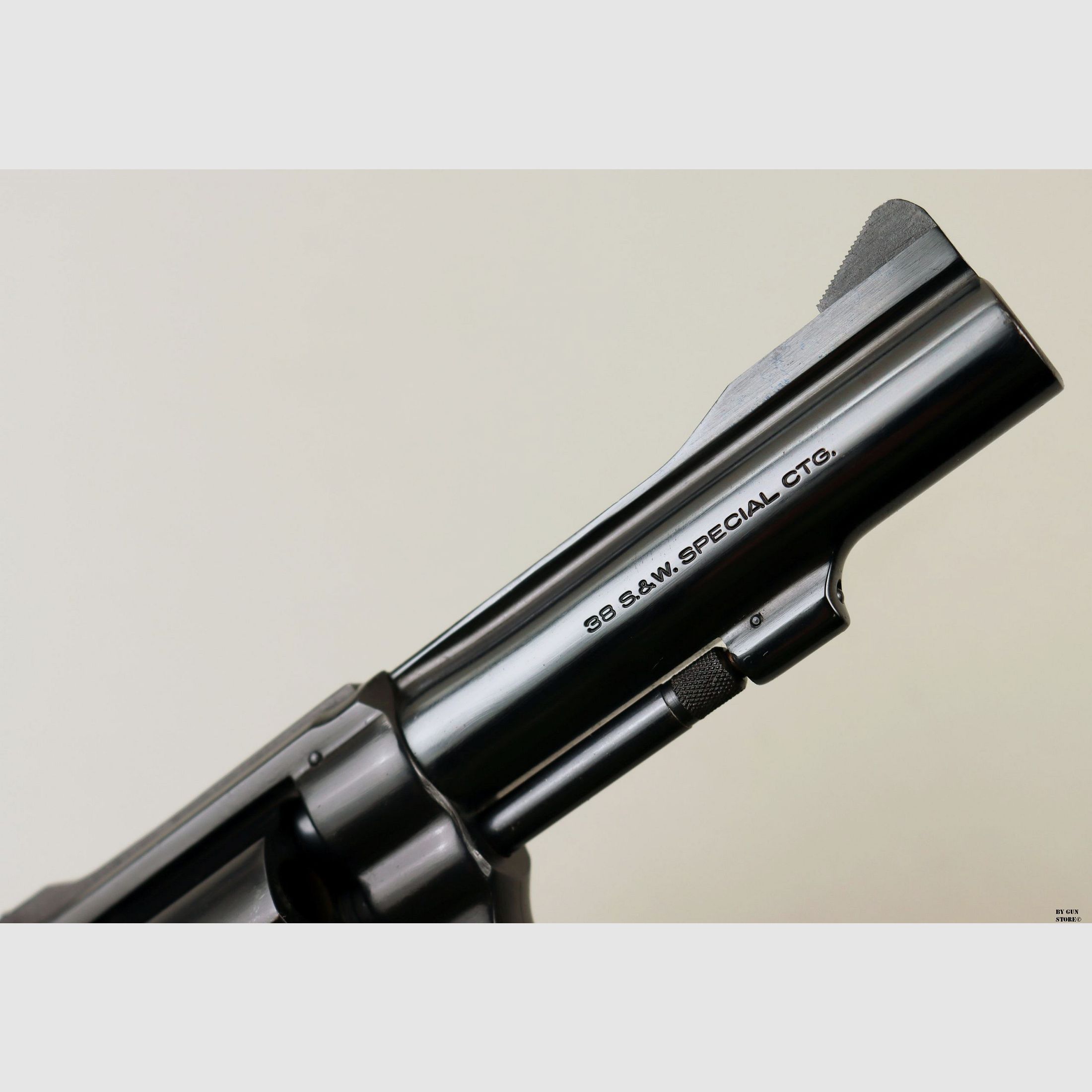 Revolver Smith & Wesson mod. 15-4 cal. 38Sp matr. 88K5128, immagine 7 di 12