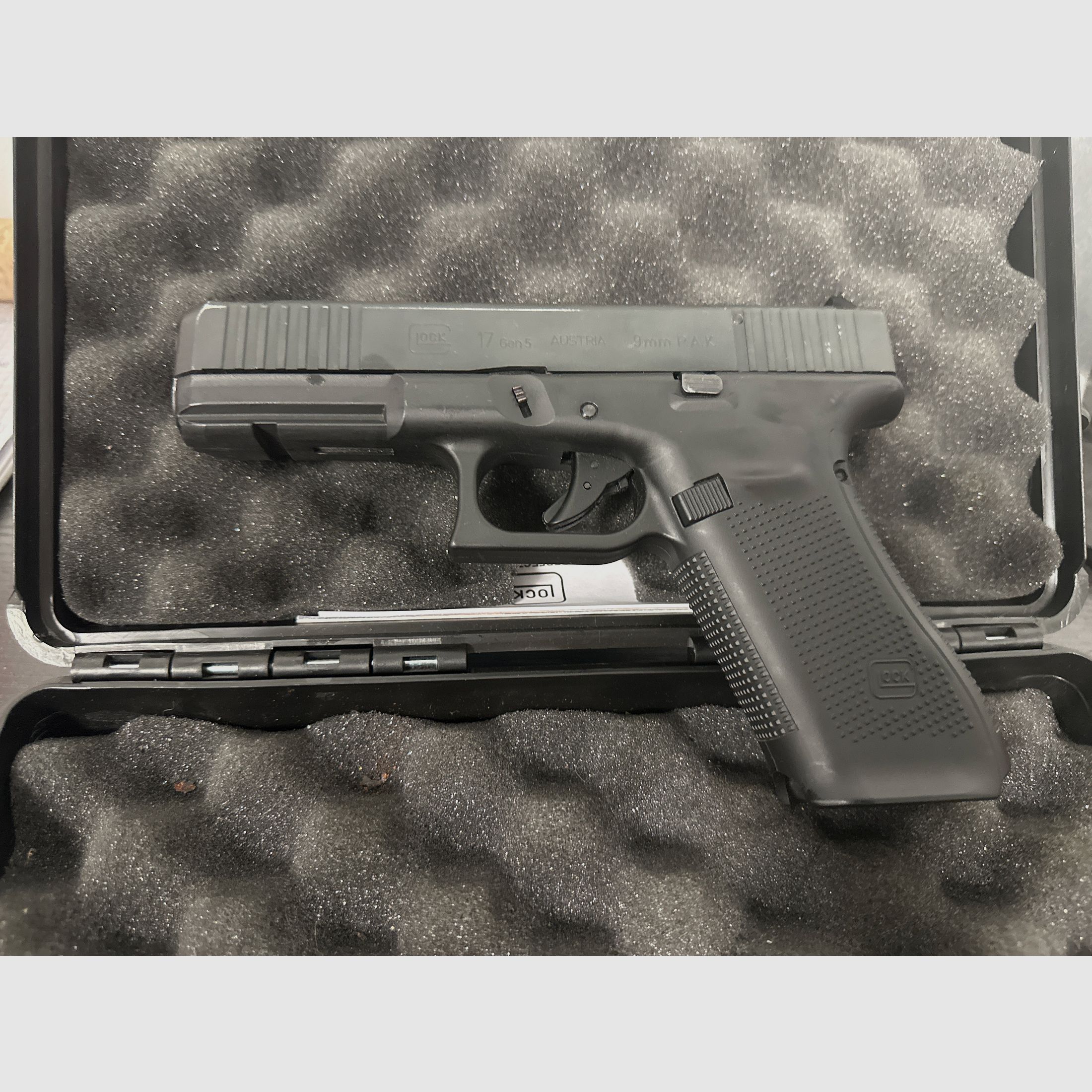 Glock 17 Gen 5 9mm Pak