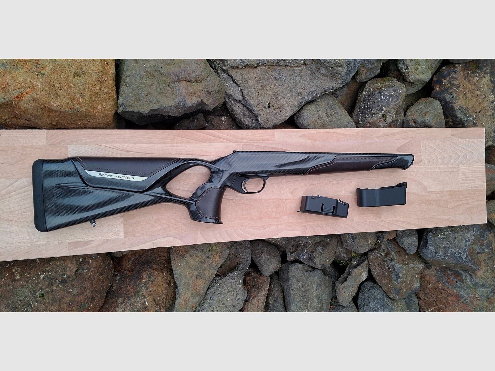 Blaser R8 Carbon Schaft (links) original mit Leder-Einlagen