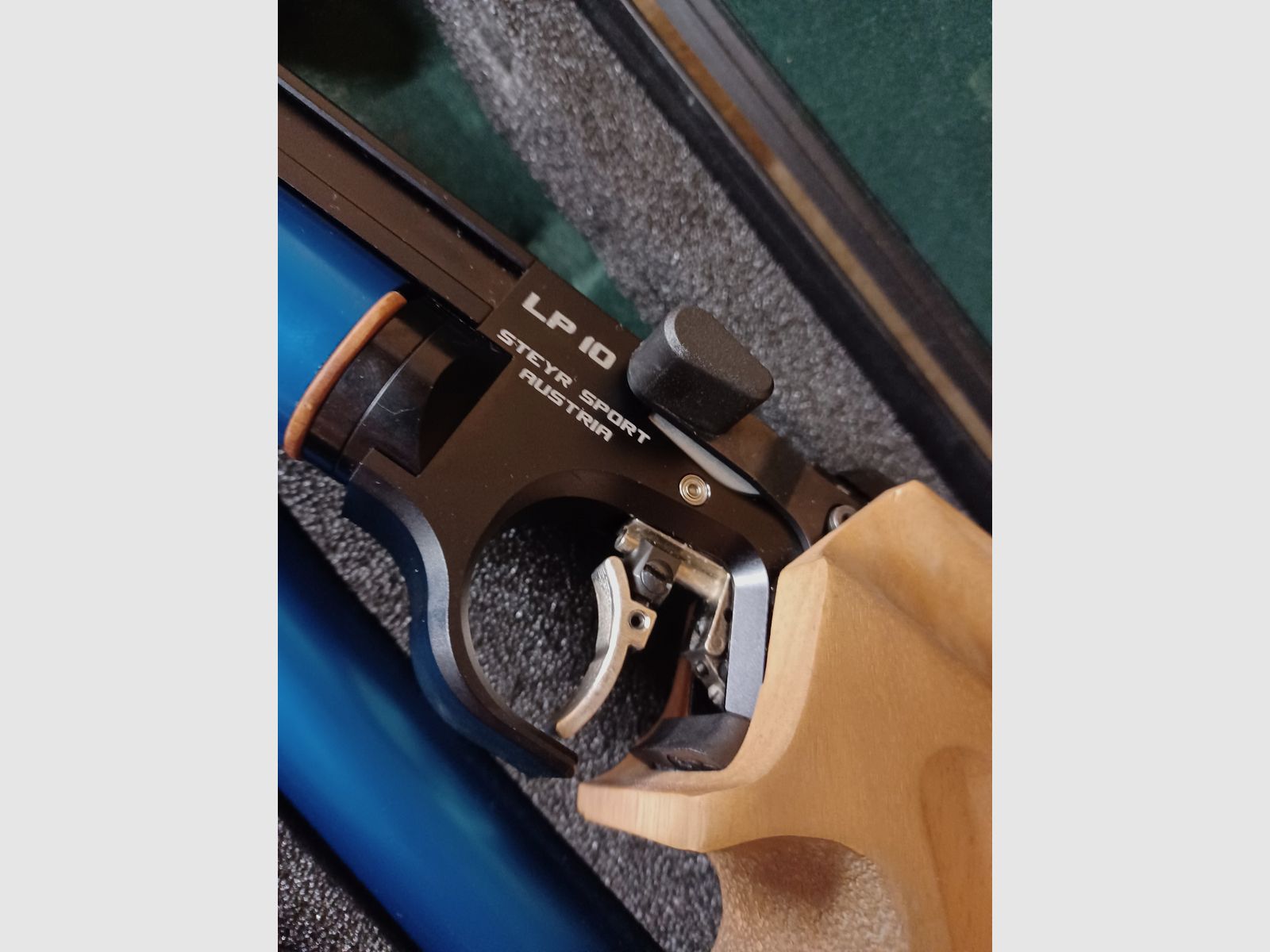 Steyr LP10 with right grip M