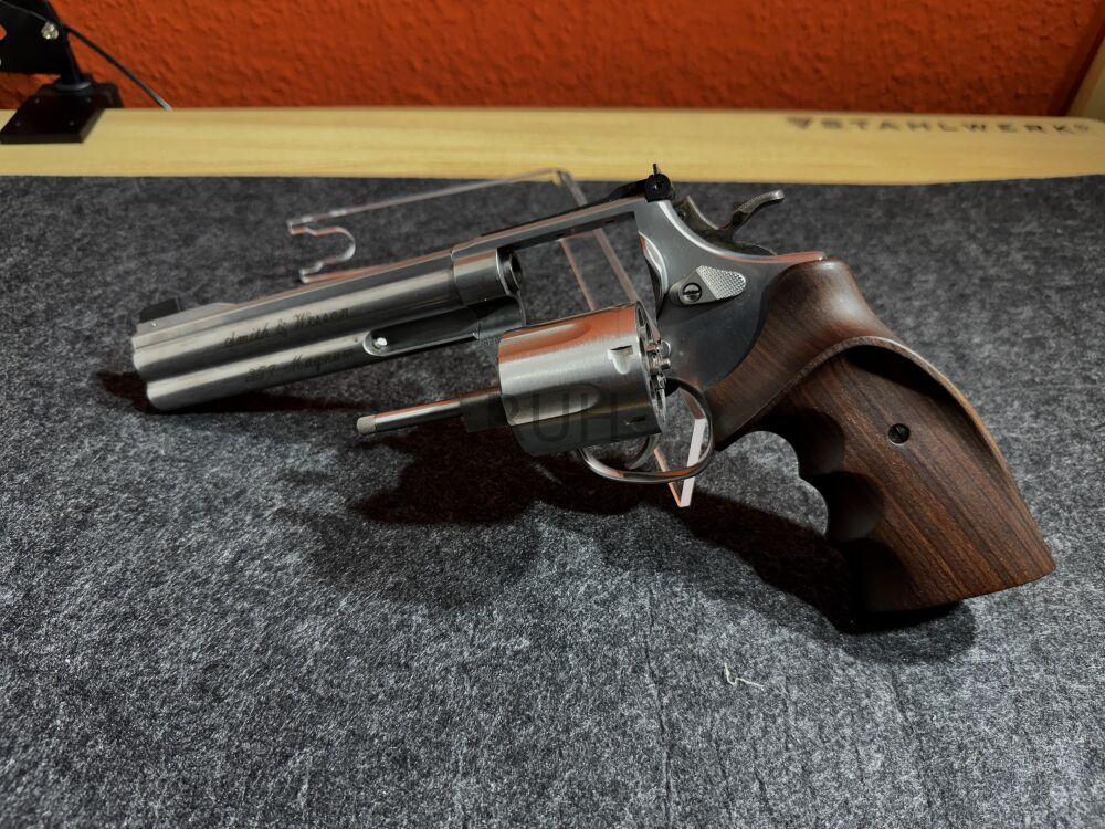 Smith & Wesson 686-4 Target Champion De Luxe