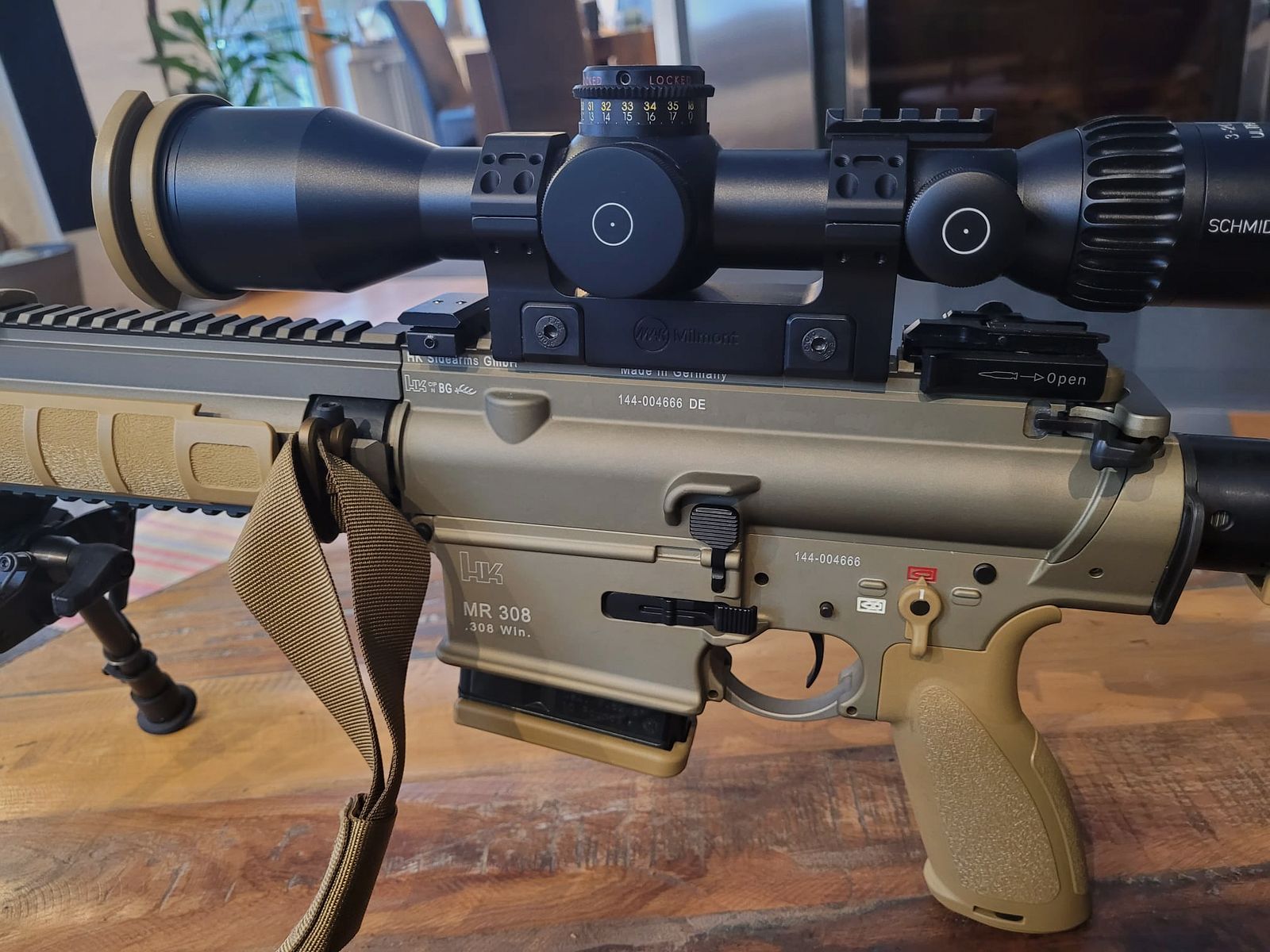 H&K Selbstladebüchse Mod. MR308A3 (RAL8000) 20 mit Anbauteilen G28 10 Schuss Magazin und Schmidt & Bender 3-20x50 PMII Ultra Short & div. Zubehörteile