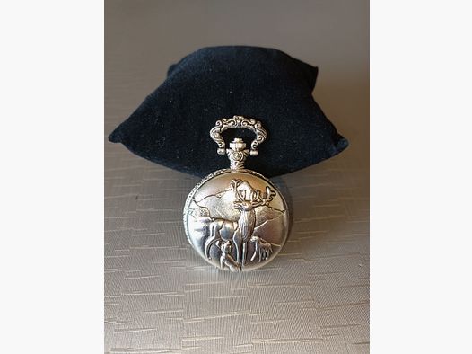 Pocket watches with hunting motifs