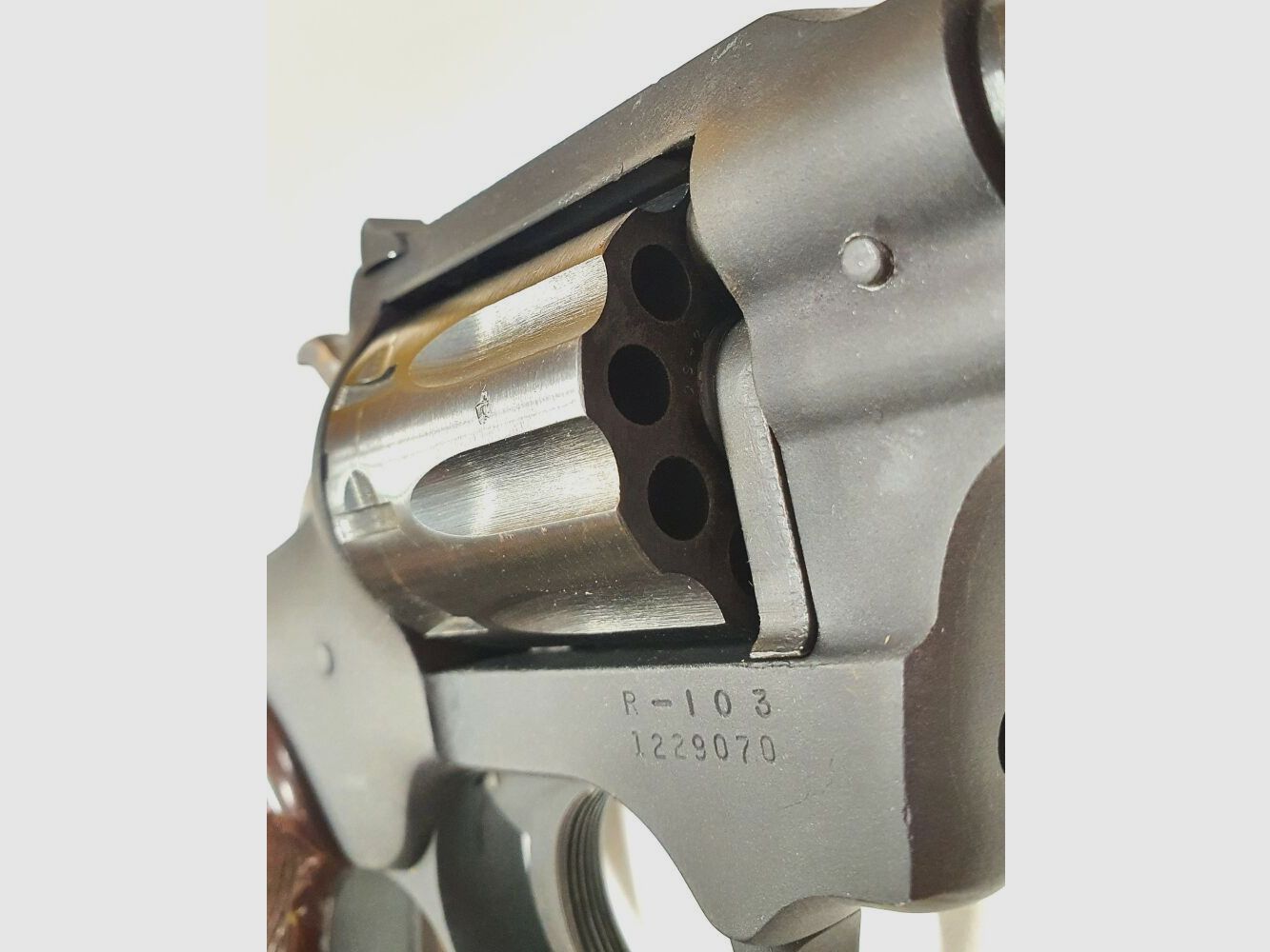 High Standard Sentinel R-103 9 shot drum