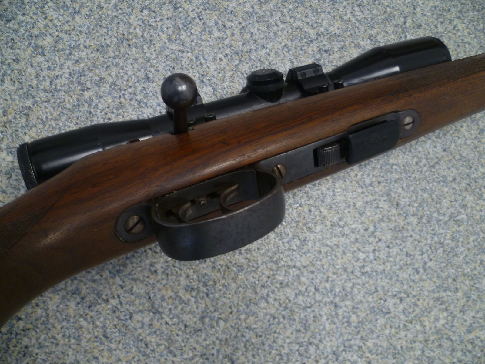Repetierbüchse Anschütz 1417 .22lr.