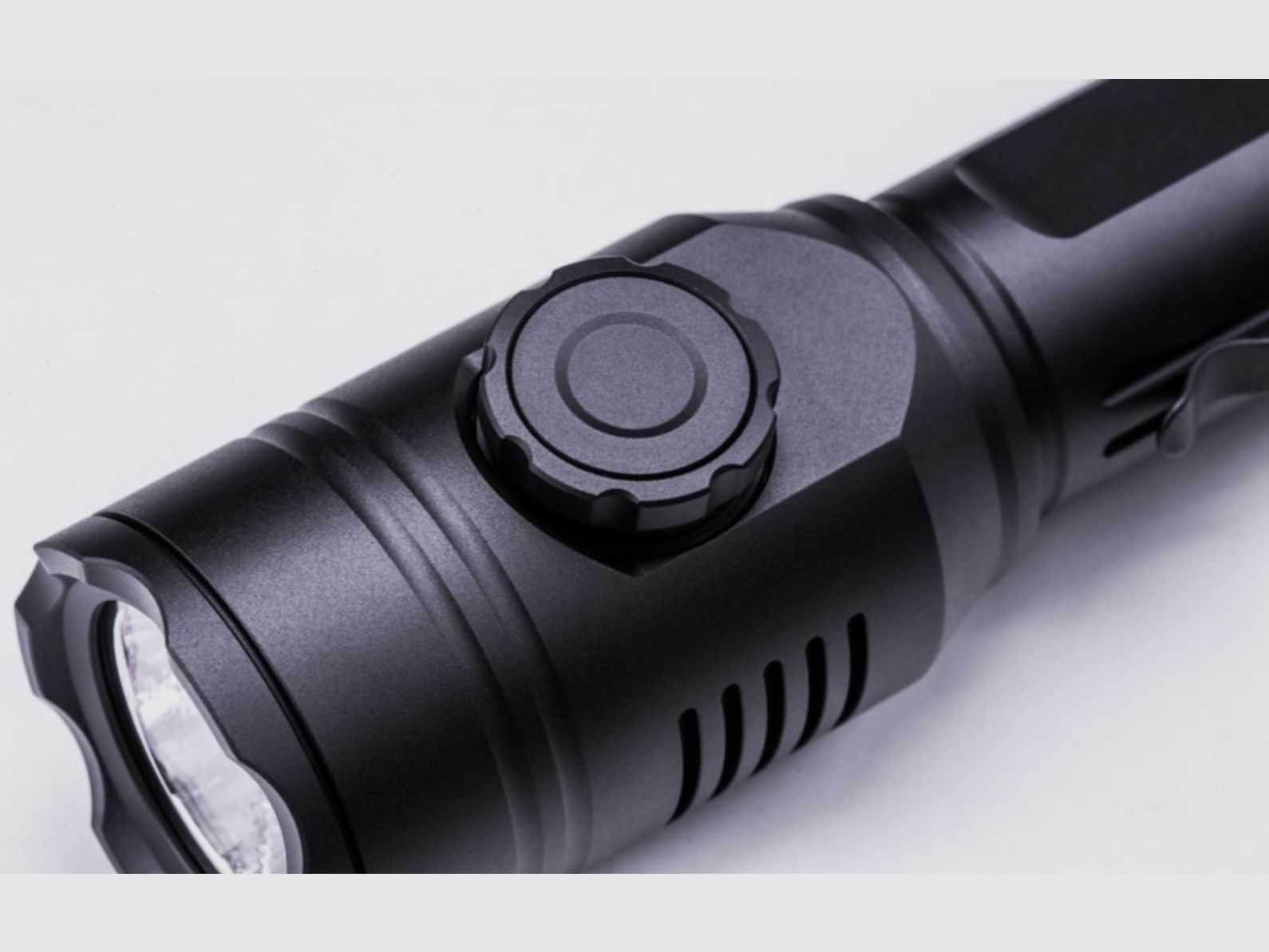 Nextorch T53 Set Tri Color LED hunting flashlight white green red in set including battery, cable remote control