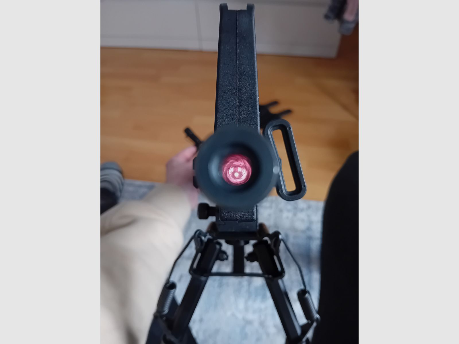 Mossberg Selbstladebüchse International 715t .22lr inkl. 3 Magazinen und Leuchtpunktvisier Falke II NV