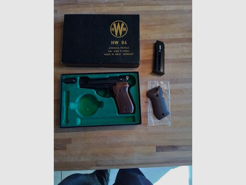 Weihrauch HW 94 mit Ersatzmagazin und Holzgriffschalen