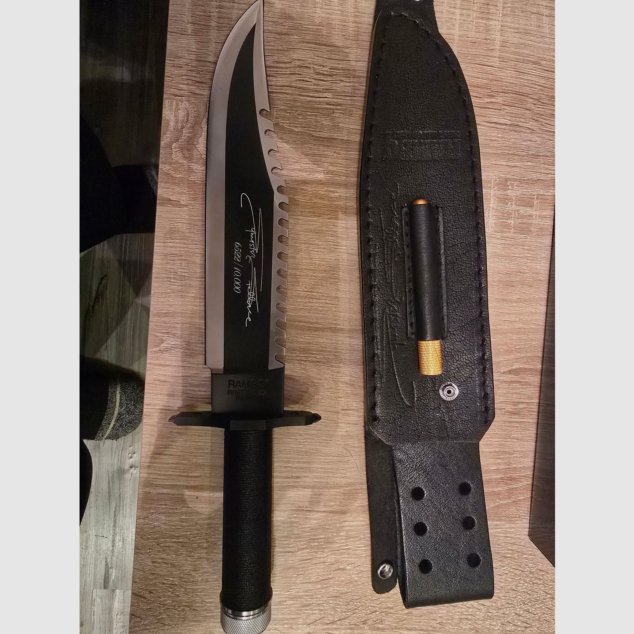 4 Rambo-messen uit deel 1 en 2 en 3 en 5