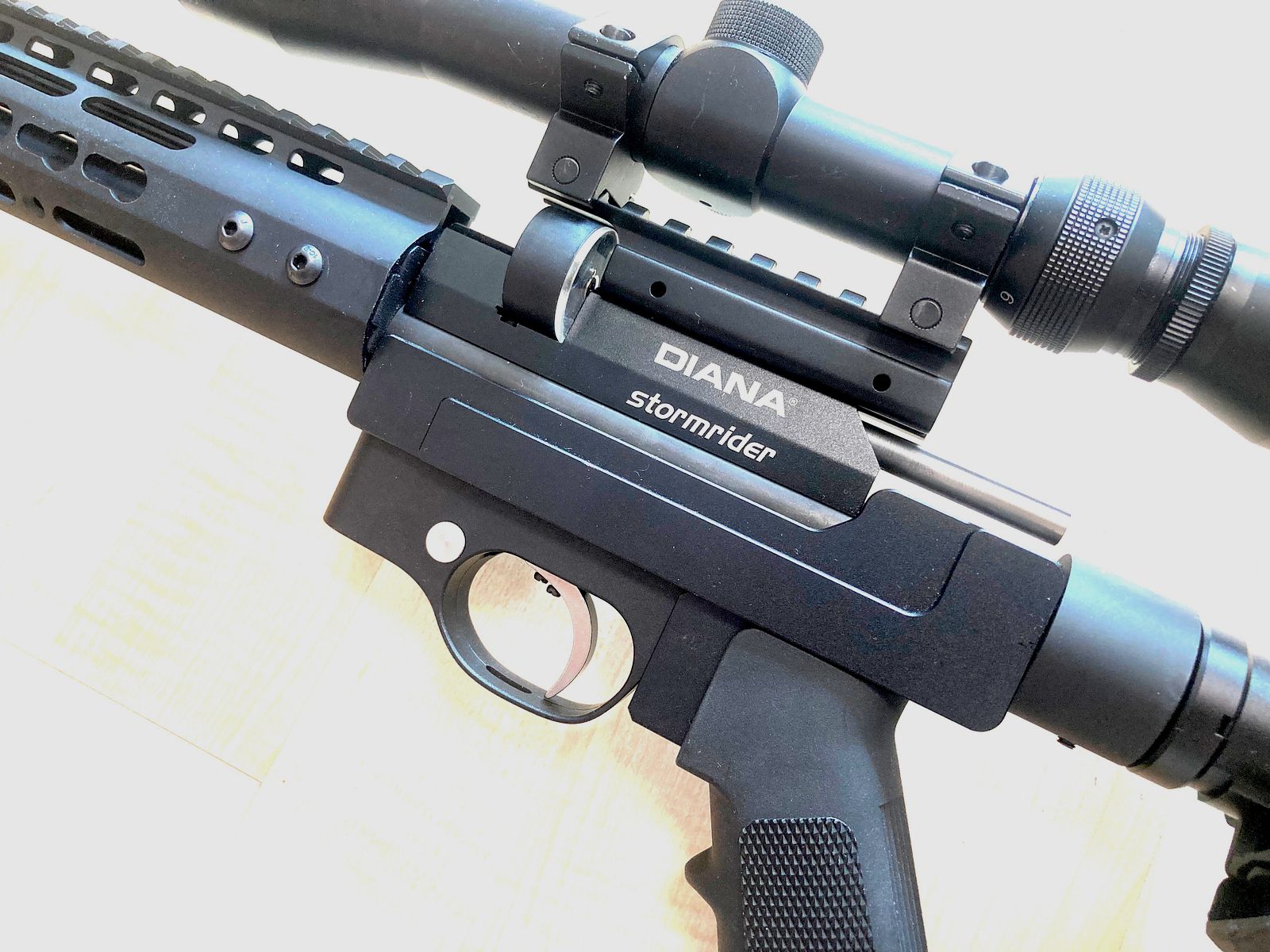 Carabine à air Diana Stormrider avec système de crosse aluminium AR15-Tactical, F libre dès 18 ans avec kit export 35J