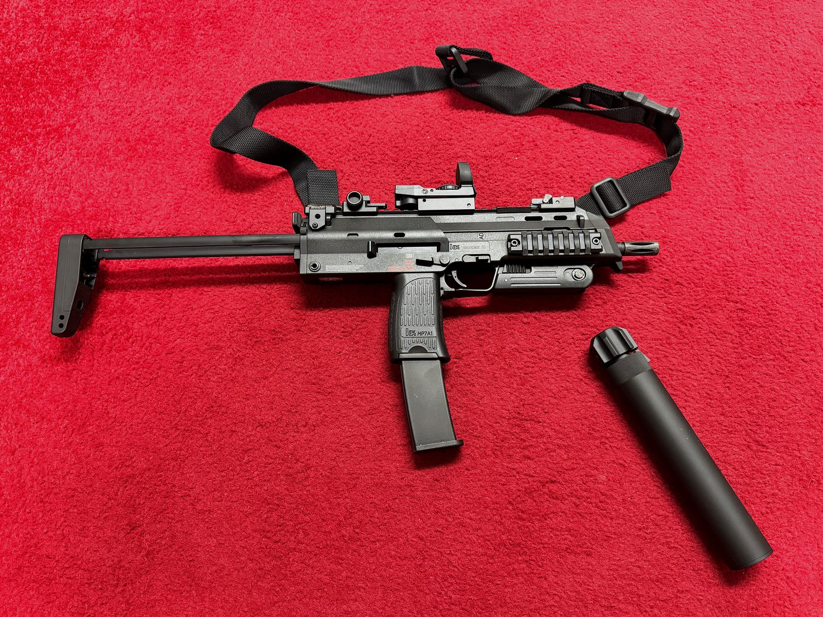 VFC H&K MP7 A1  GBB Gas Blow Back Airsoft 6mm  + Sling -Schalldämpfer- Micro Dot 