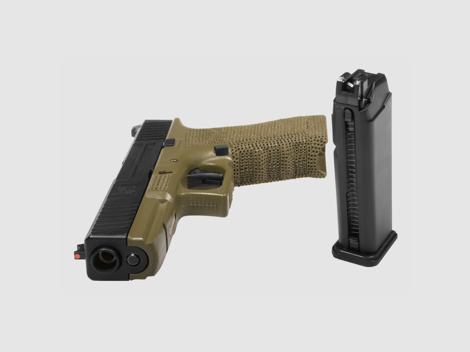 P04 GBB Airsoft Pistole in Oliv | Delta Armory