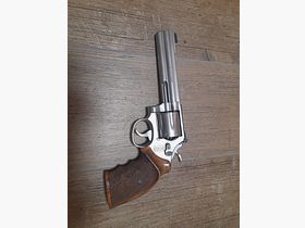Smith & Wesson 686 Target Champion