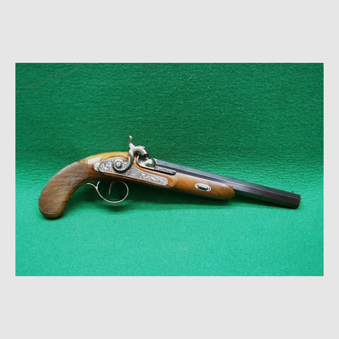 Artax	 Mortimer Pistole, Mod. Venice Kal.36 Perk., graviert