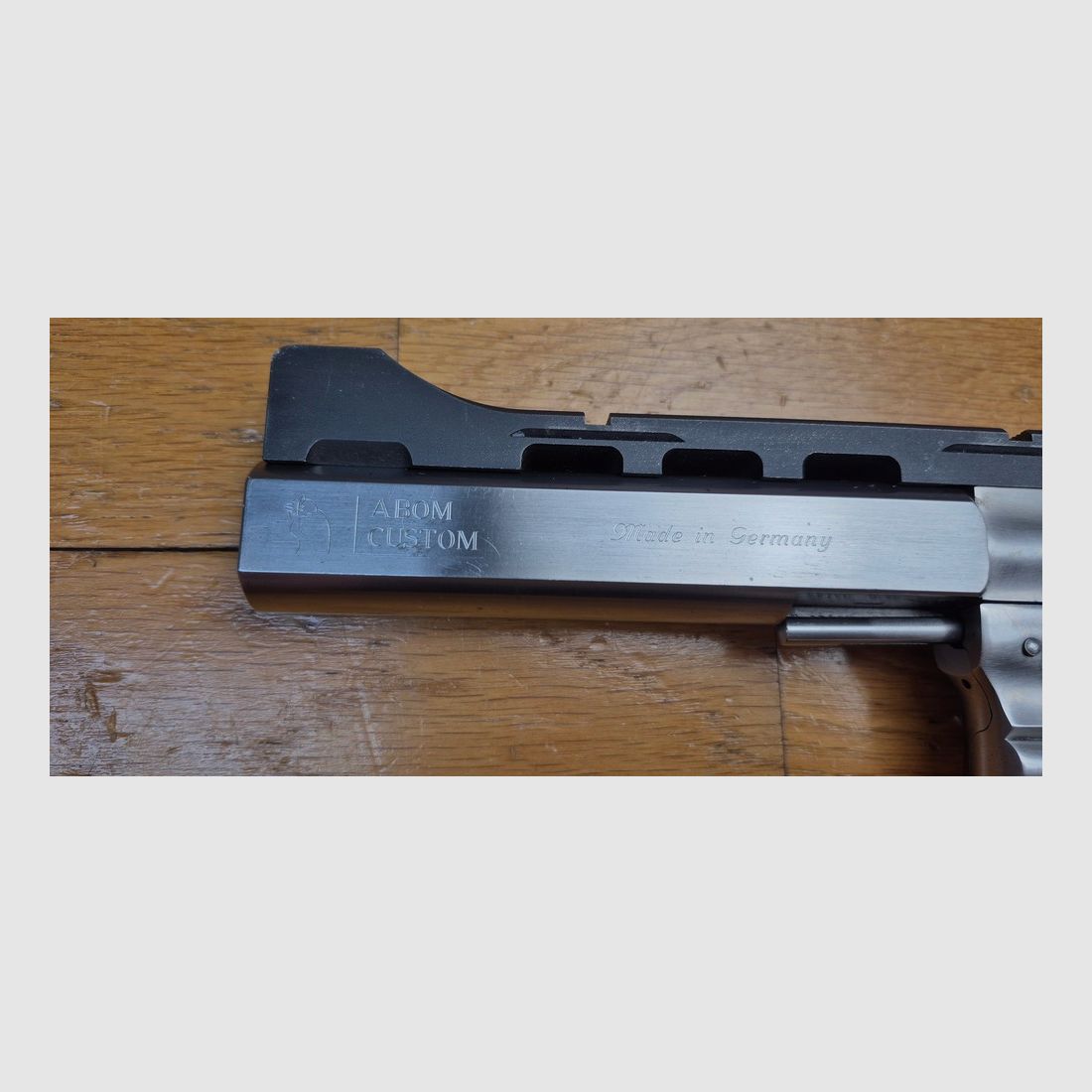 Selten Revolver Ruger GP 100 „Custom“ – Modell mit 6 Zoll Lauf – Seltene Anpassung mit schwerem Lauf ABOM in Deutschland – Vollstahl-Schiene mit verstellbarer Visierung und Wichita Korn aus 100% Stahl – Kal. 357Magnum / 38 special – Waffe aus September 1992 – Seltene Ruger Anpassung – TBE/TBE+, Bild 8 von 30