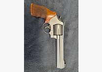 Revolver Smith & Wessen .357, 686 Target Champion
