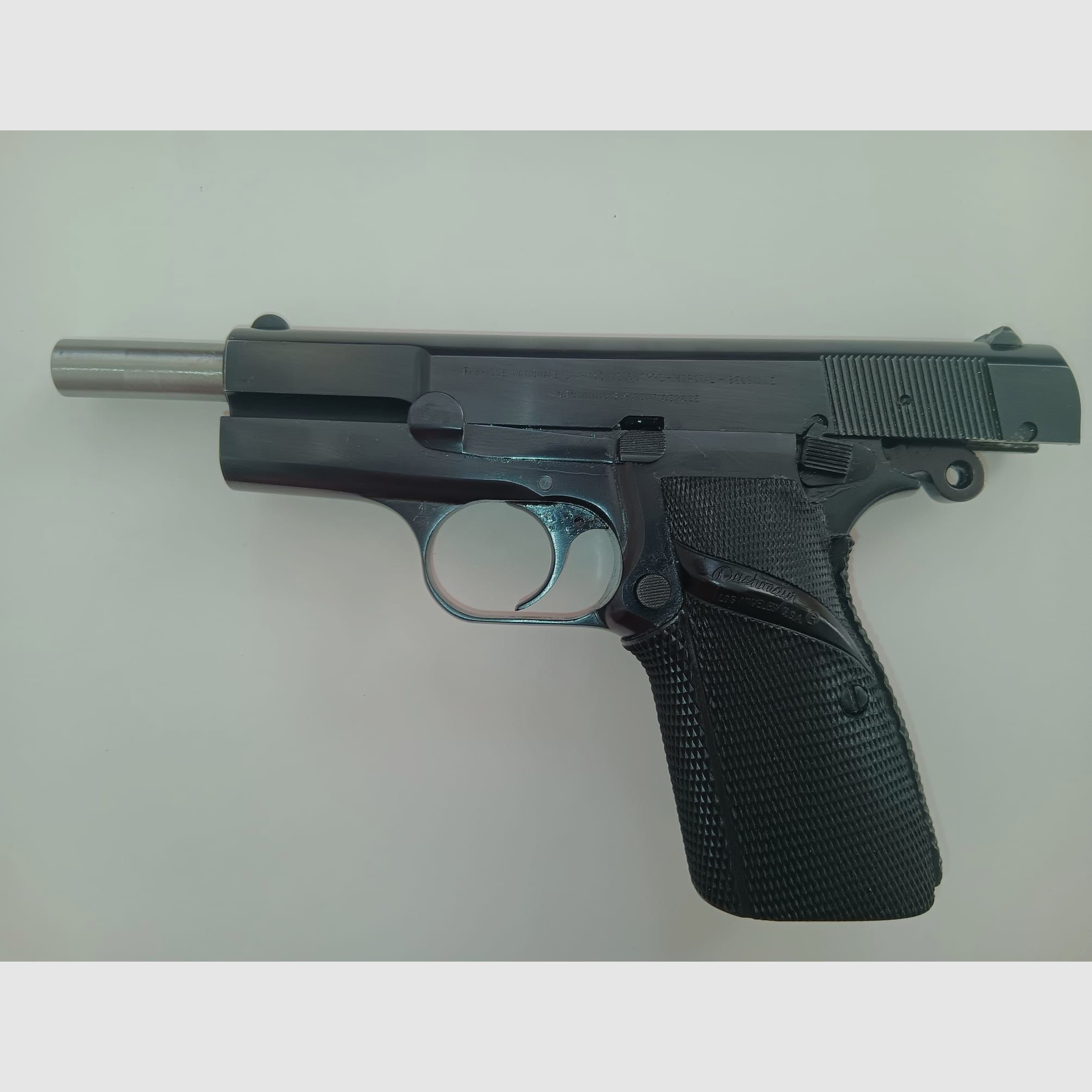 Pistola FN Browning HP 9mm con due caricatori