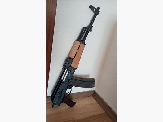 Original AK47 (not AKM!) lower wooden handguard made of beech / Fitted for GSG Cybergun Co2 AK47 (China-Yunker)