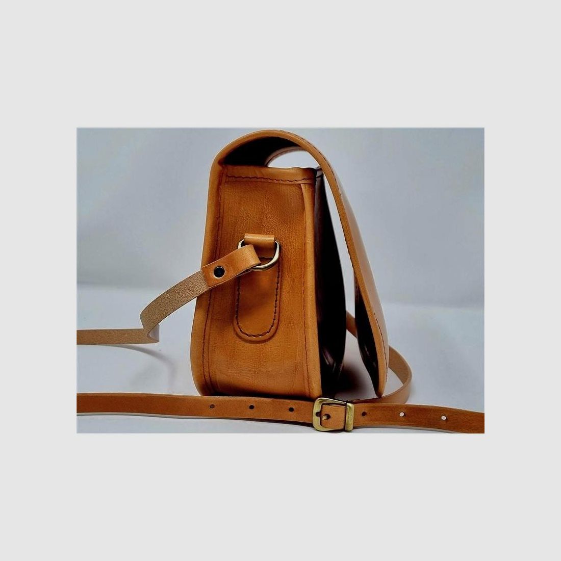 Borsa in cuoio naturale tinto in botte, immagine 2 di 2