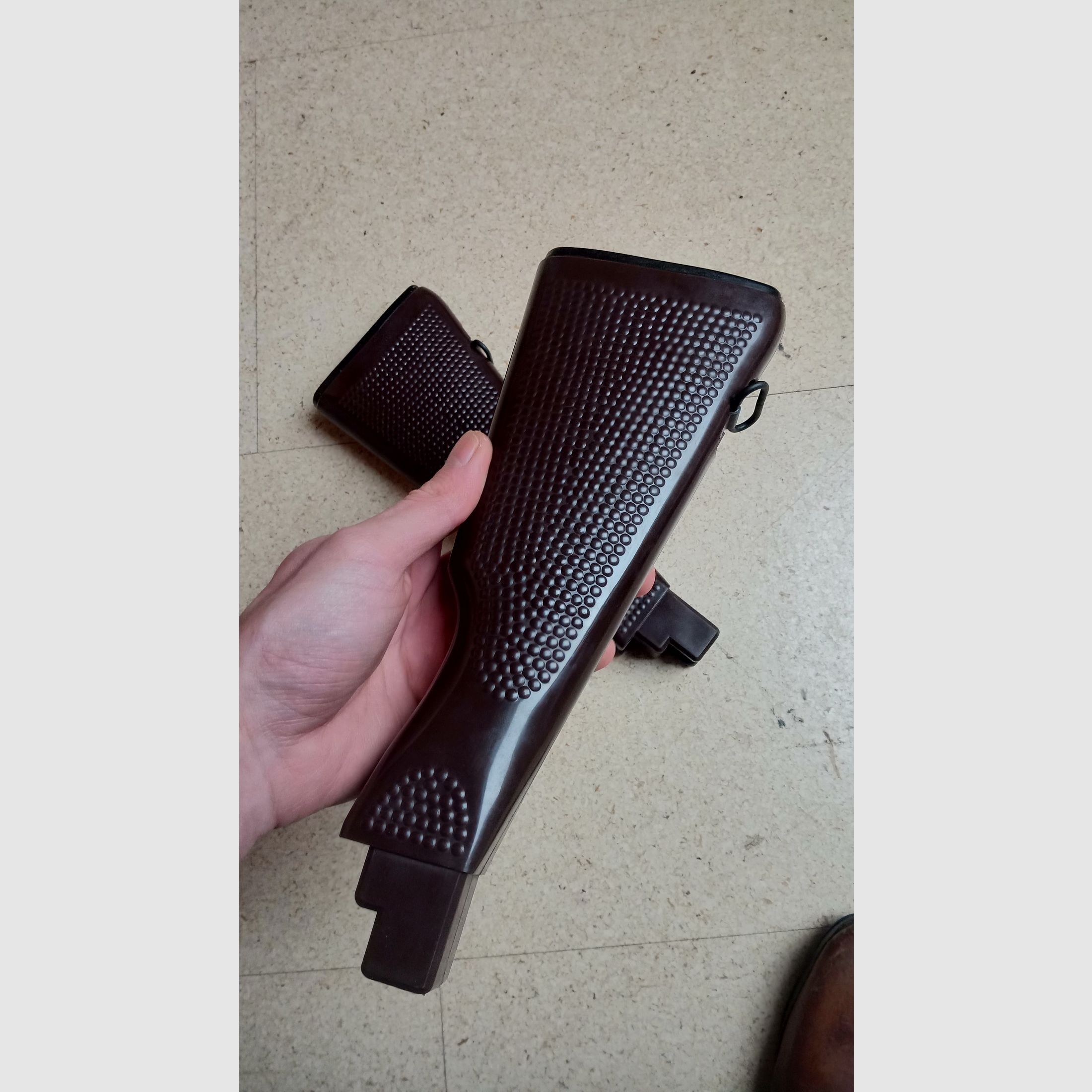 Original East German plastic fixed stock for the MPi-KM manufacturer VEB Wiesa in absolutely best condition // GDR NVA / AKM