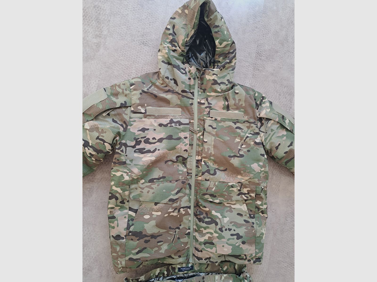 Camouflage suit size M ripstop and thermal lining