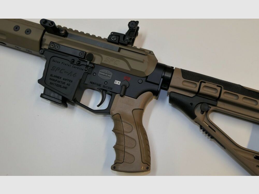 GWMH Selbstladebüchse GWMH SPC-SPORTER A4 17" (SWISS PISTOL CARBINE) FDE Kal.9x19 AR15 Glock Magazin